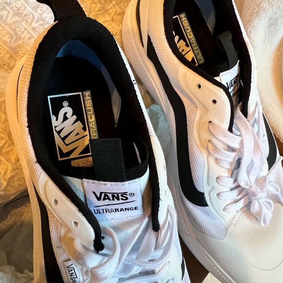 🖤SOLD🖤 Vans UltraRange EXO Sneaker WHITE, Size 9.5 Women's / 8 Men'sM - Picture 6 of 12